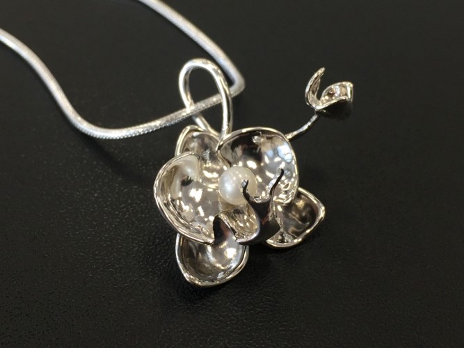 35_ujo_rocks_bespoke_handmade_sterling_silver_orchid_pendant_with_pearl_thumbnail