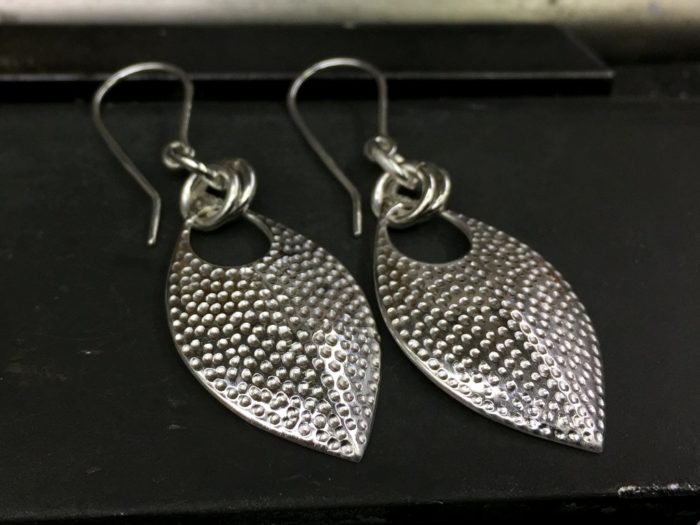 ujo_rocks_leaf_earrings_sterling_silver_hammered_top