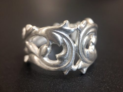 ujo_rocks_kuohu_flow_ring_sterling_silver_brushed_front