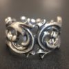 ujo_rocks_kuohu_flow_ring_sterling_silver_brushed_oxidised_front