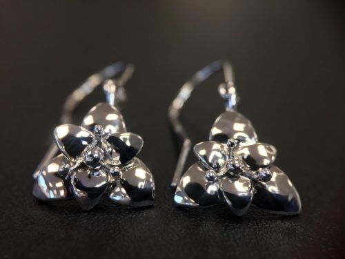 ujo_rocks_lily_earrings_sterling_silver_polished_front