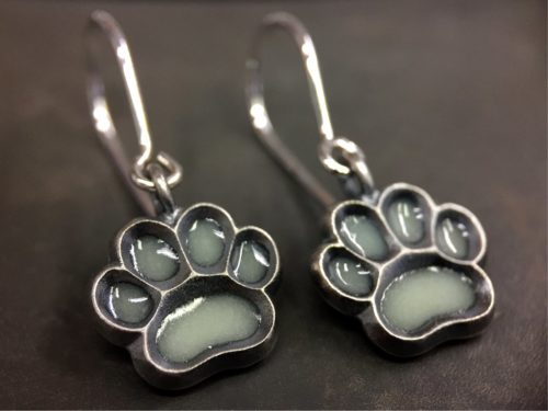 ujo_rocks_paw_earrings_sterling_silver_aqua_glow_in_the_dark_frosted_oxidised_daytime_front