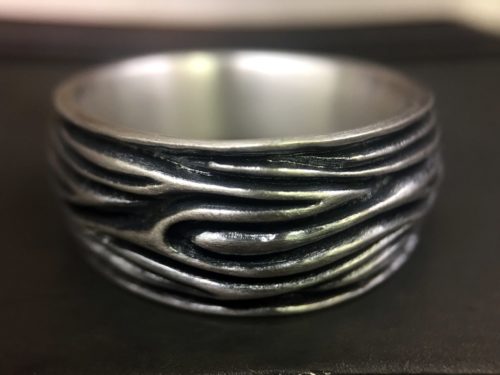 ujo_rocks_tree_bark_ring_sterling_silver_brushed_oxidised_front